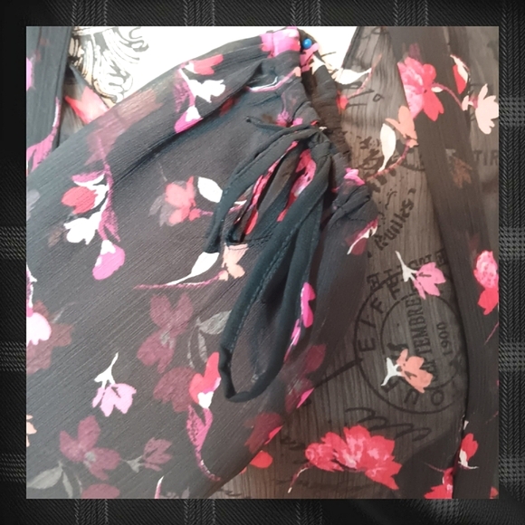 Sheer Pull Over Blouse Bundle Size Small - Picture 11 of 16